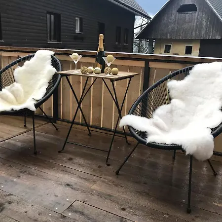 Razkosna In Ocarljiva Hisa Za Popoln Druzinski Oddih, Mir, Udobje In Nepozabne Trenutke
